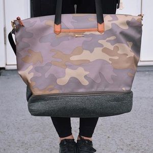 BRAND NEW Stella and dot crush it camo bag
